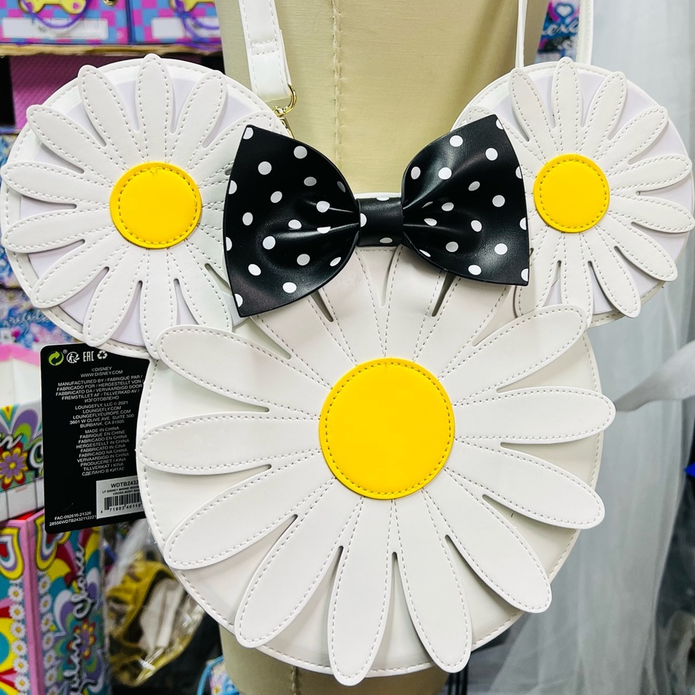 Last one! Loungefly Disney Minnie Mouse Daisy